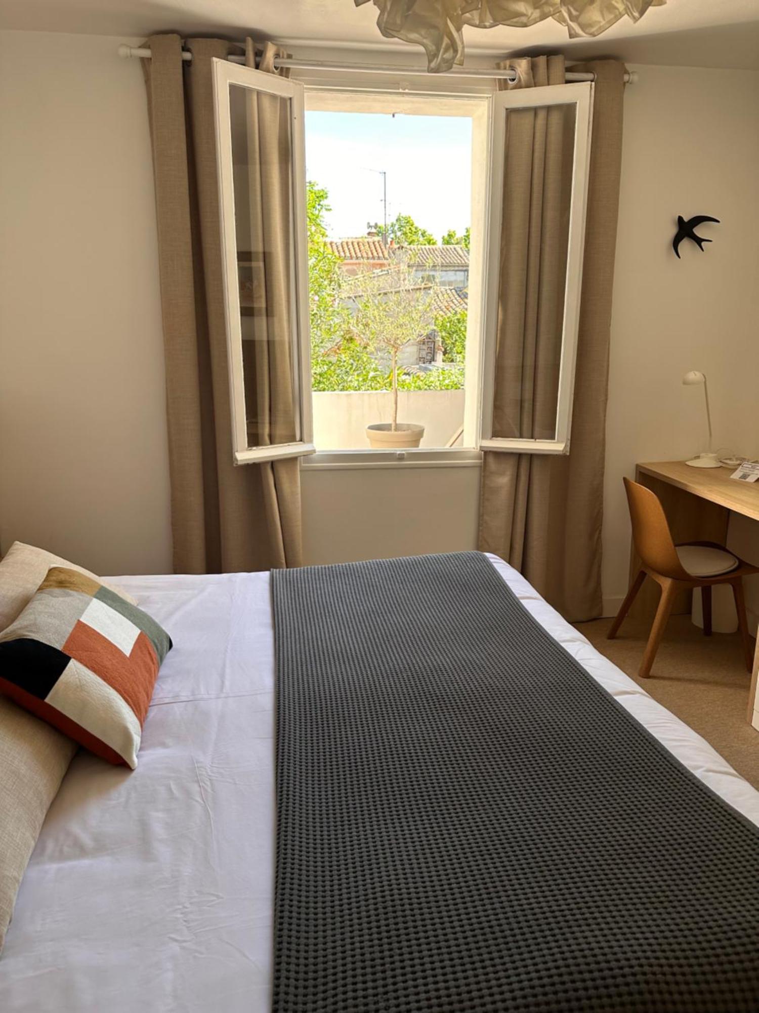 Bel Appartement Terrasse 4 Etoiles Intra Muros Aigues-Mortes Exterior foto