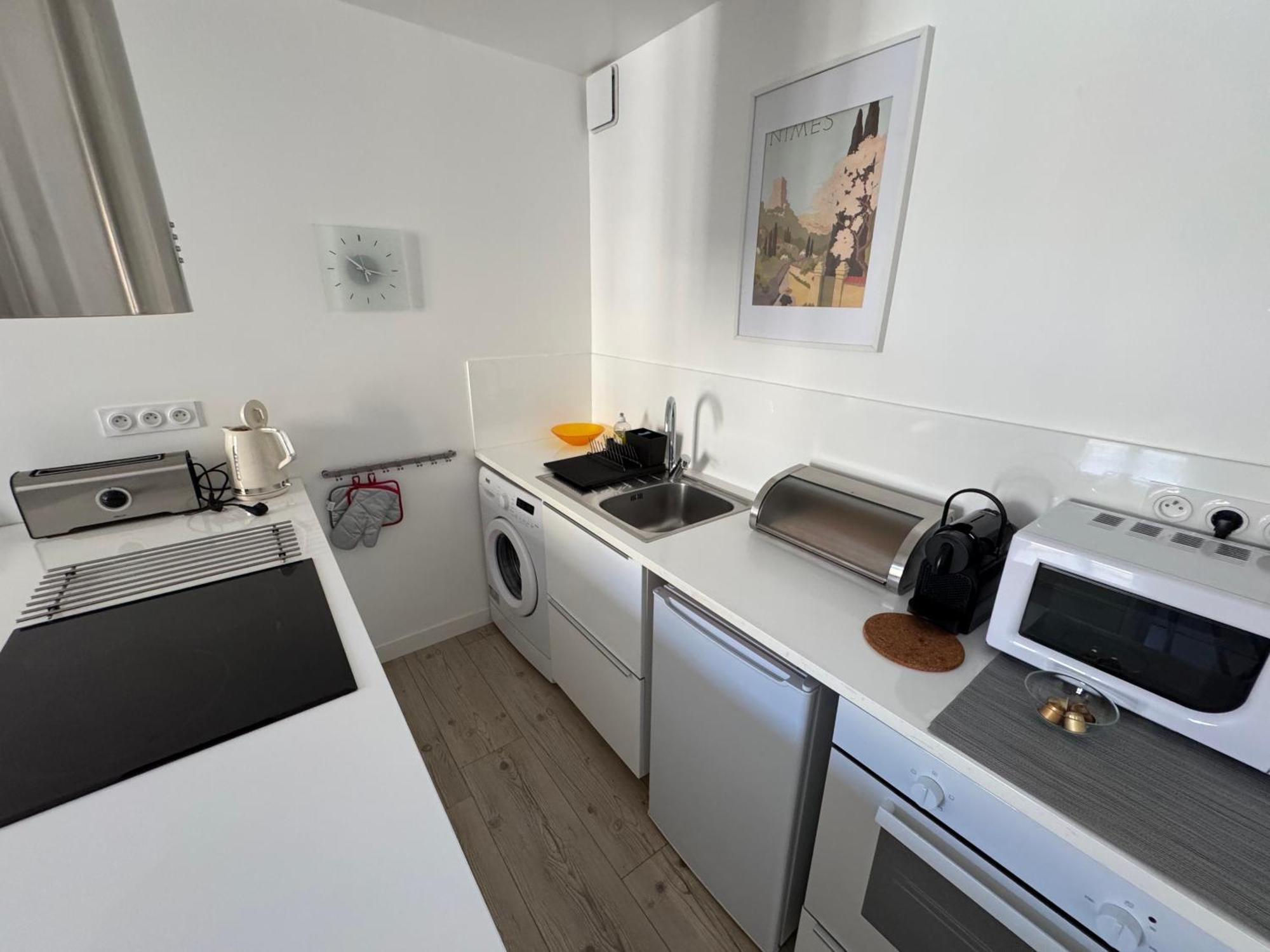 Bel Appartement Terrasse 4 Etoiles Intra Muros Aigues-Mortes Exterior foto